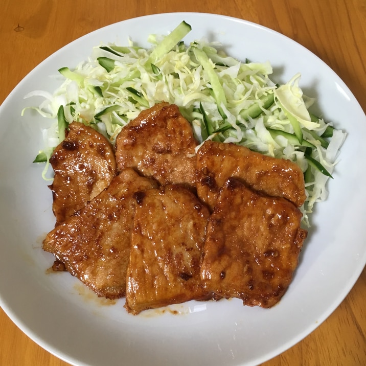 お弁当にも使える♪豚肉のラー油焼き